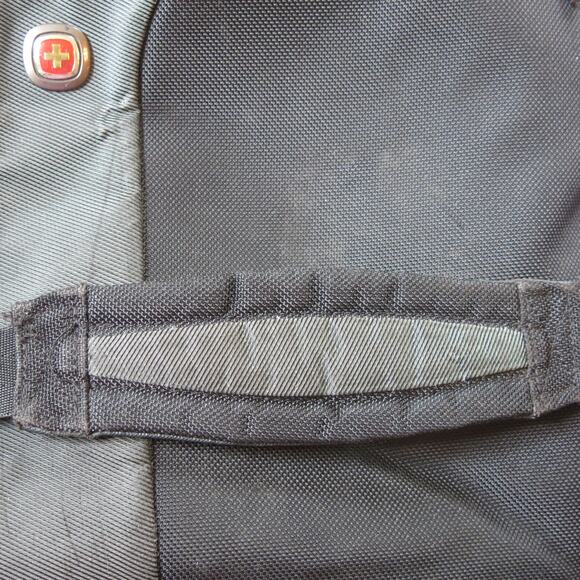 WENGER SWISS Laptop Messenger Briefcase Bag Pockets Straps Black School Travel - Picture 12 of 14